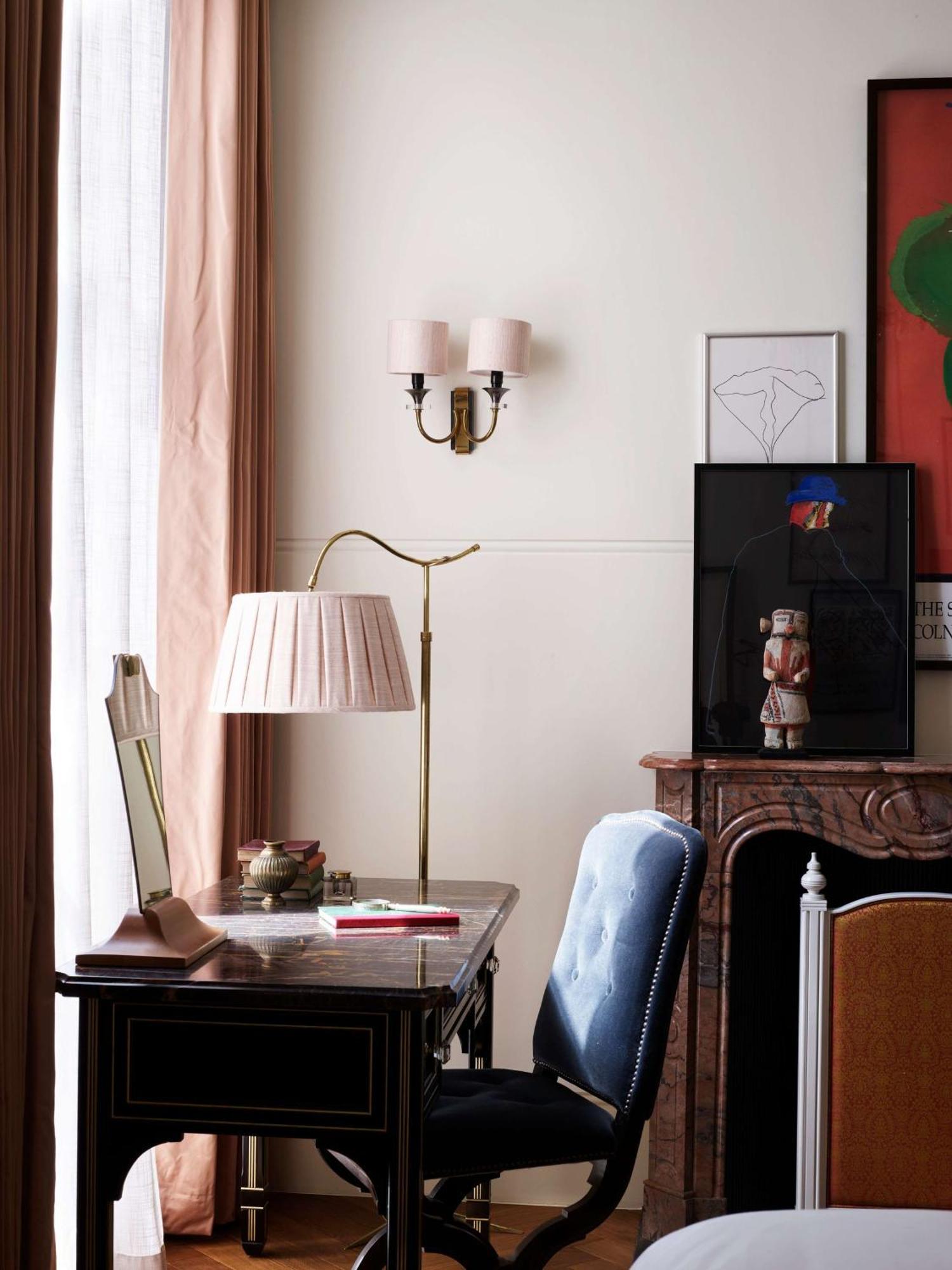 Nomad London Hotel Exterior foto A wall light