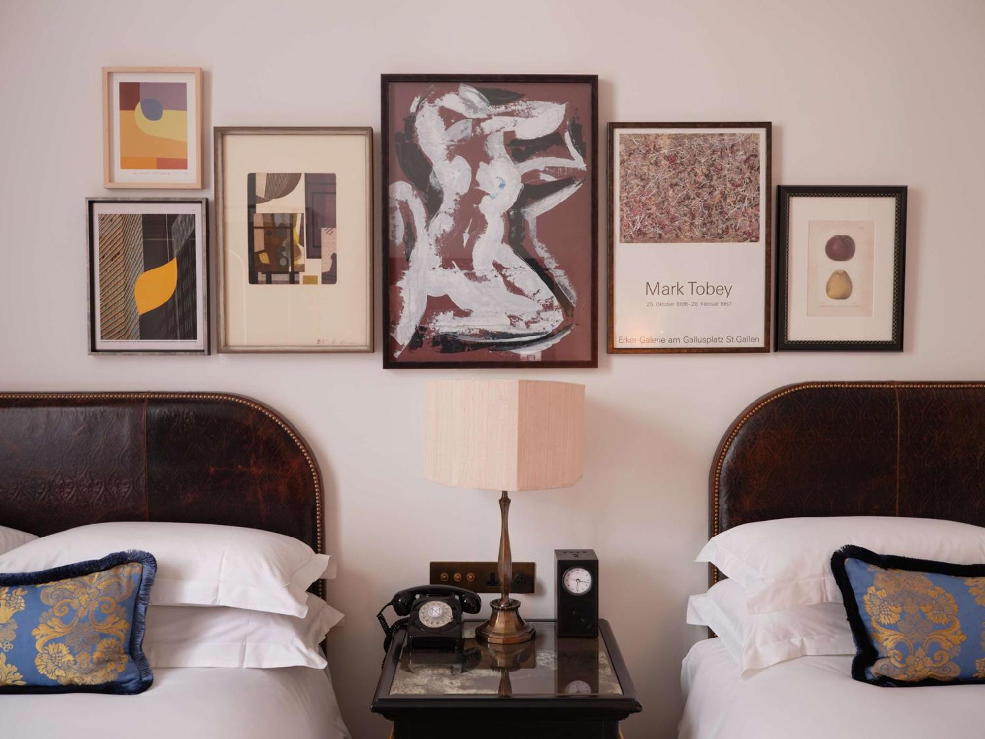Nomad London Hotel Exterior foto Artwork by Jean-Michel Picart