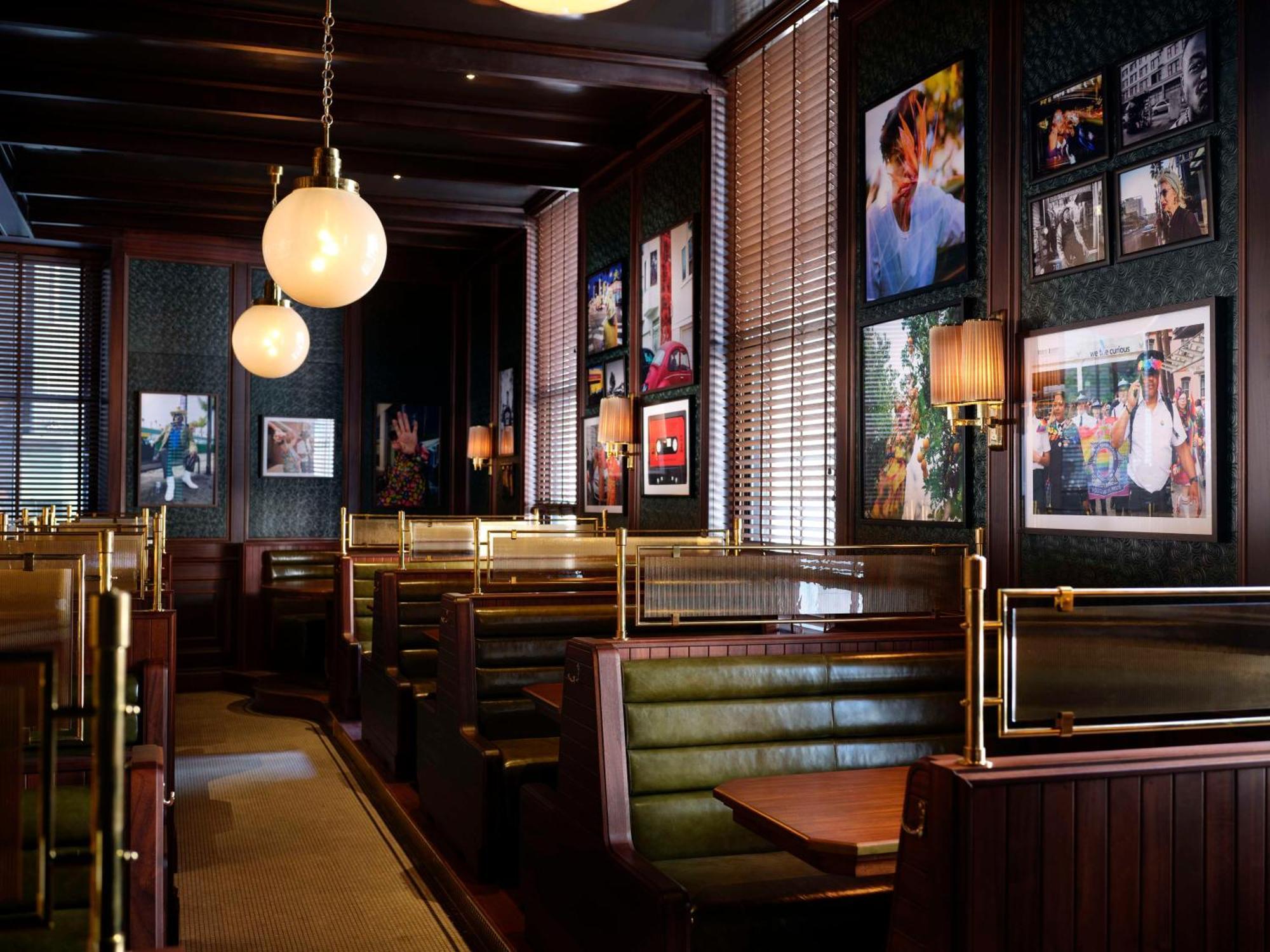 Nomad London Hotel Exterior foto Interior of a typical PF. Chang's